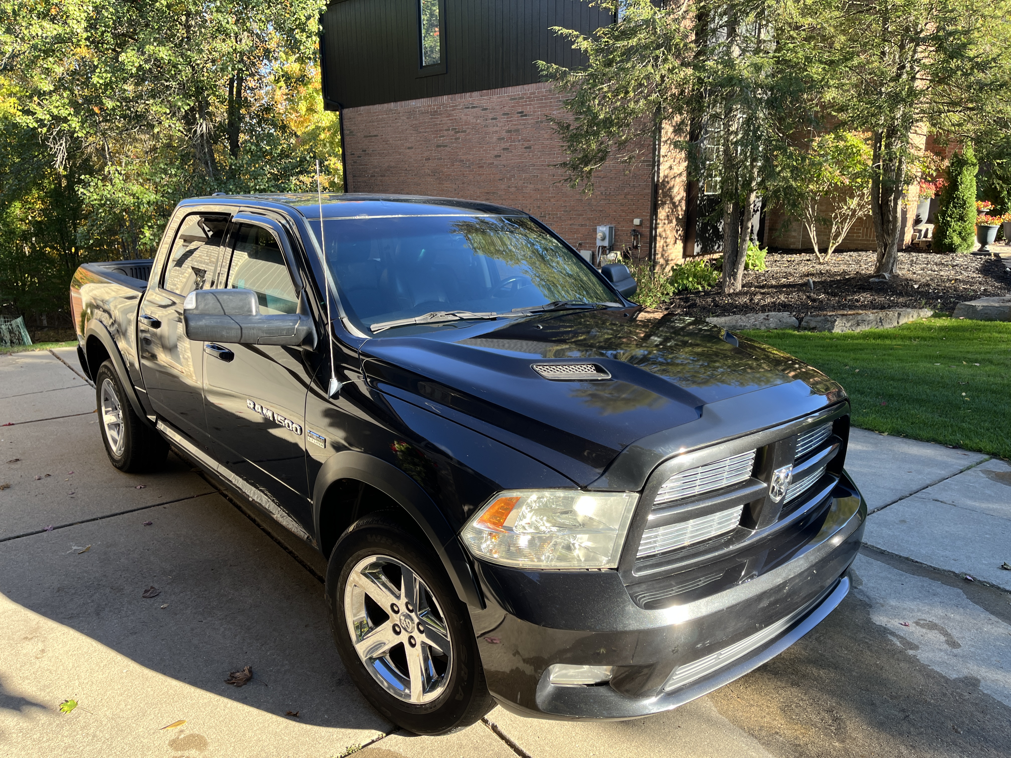Used 2011 RAM 1500 Sport w/ Sport Premium Group AWD/4WD image 31