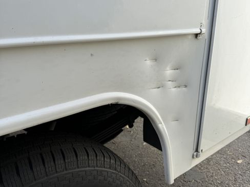 Used 2017 GMC Sierra 2500 2WD Crew Cab w/ Sierra Convenience Package image 4