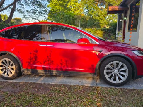 Used 2017 Tesla Model X 100D image 11