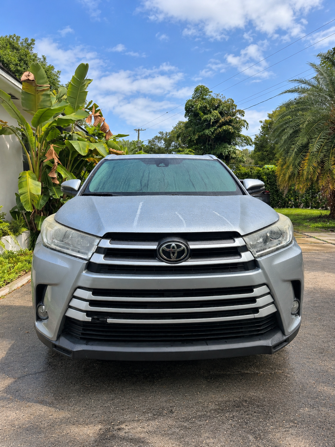 Used 2019 Toyota Highlander XLE FWD image 4