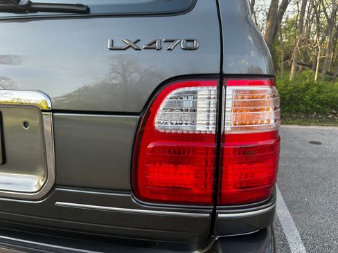 Used 2002 Lexus LX 470 4WD image 9