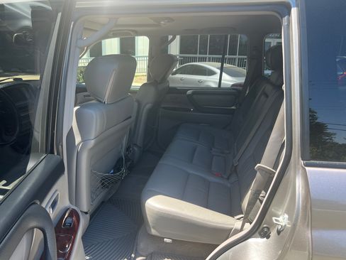 Used 2005 Toyota Land Cruiser AWD/4WD image 25