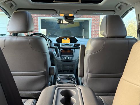 Used 2014 Honda Odyssey Touring image 12