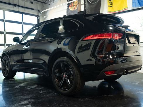 Used 2018 Jaguar F-PACE Premium image 6