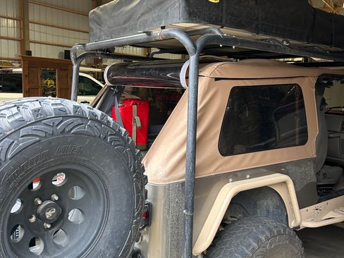 Used 2005 Jeep Wrangler Unlimited Rubicon w/ Sahara Edition Group image 12