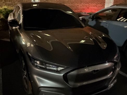 Used 2021 Ford Mustang Mach-E Premium image 10