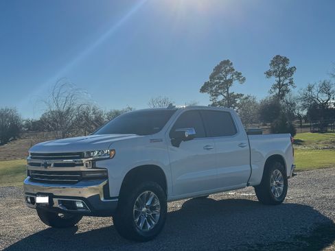 Used 2019 Chevrolet Silverado 1500 LTZ w/ LTZ Premium Package image 5