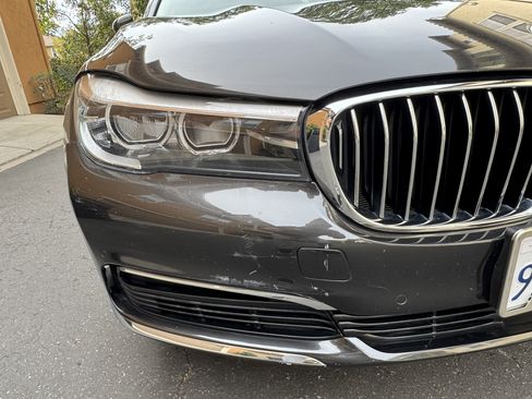 Used 2016 BMW 740i image 8