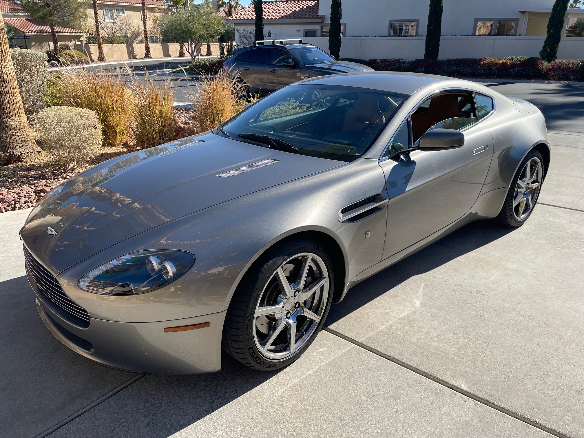 Used 2008 Aston Martin V8 Vantage Coupe RWD image 1