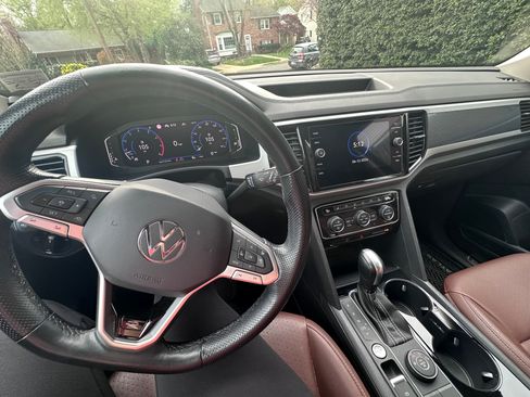 Used 2021 Volkswagen Atlas SEL R-Line image 14