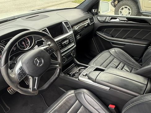 Used 2016 Mercedes-Benz GL 63 AMG 4MATIC image 9