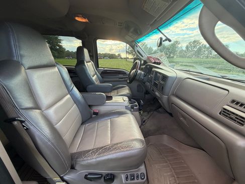 Used 2004 Ford Excursion Eddie Bauer AWD/4WD image 10