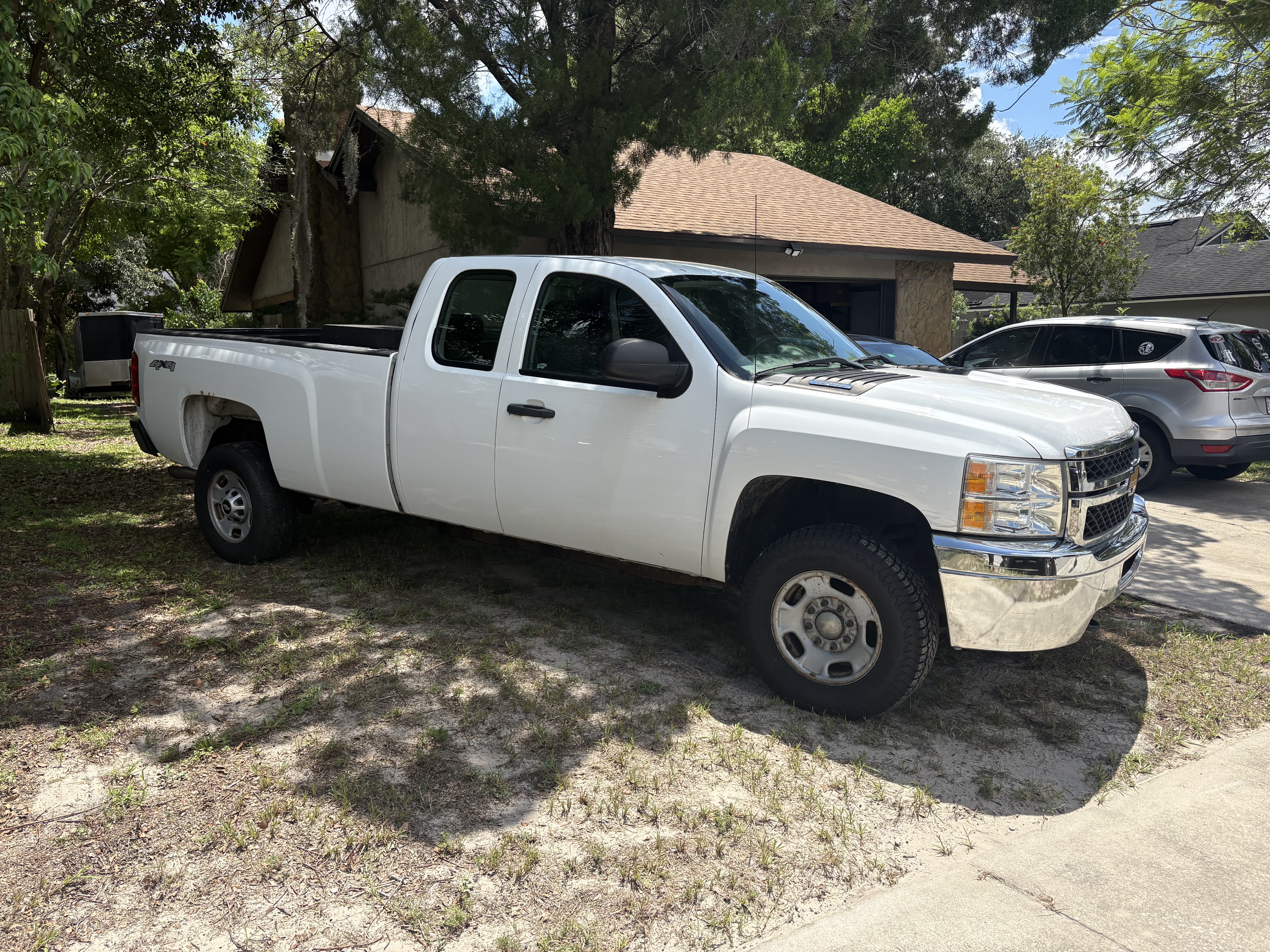 Used 2013 Chevrolet Silverado 2500 W/T AWD/4WD image 2