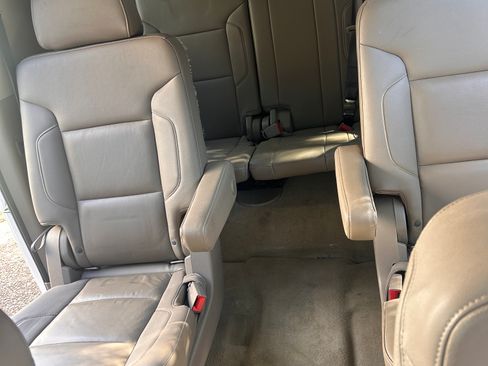 Used 2017 Chevrolet Suburban LT w/ Luxury Package image 22