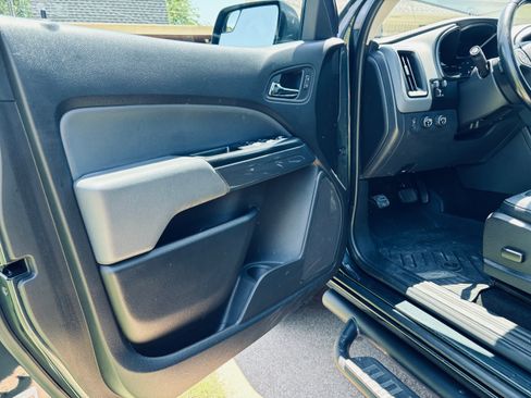 Used 2018 Chevrolet Colorado Z71 AWD/4WD image 10