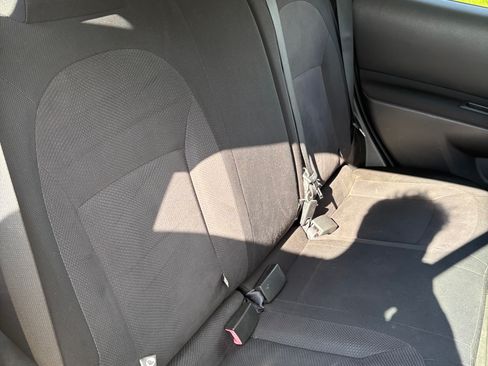 Used 2015 Nissan Rogue S FWD image 17