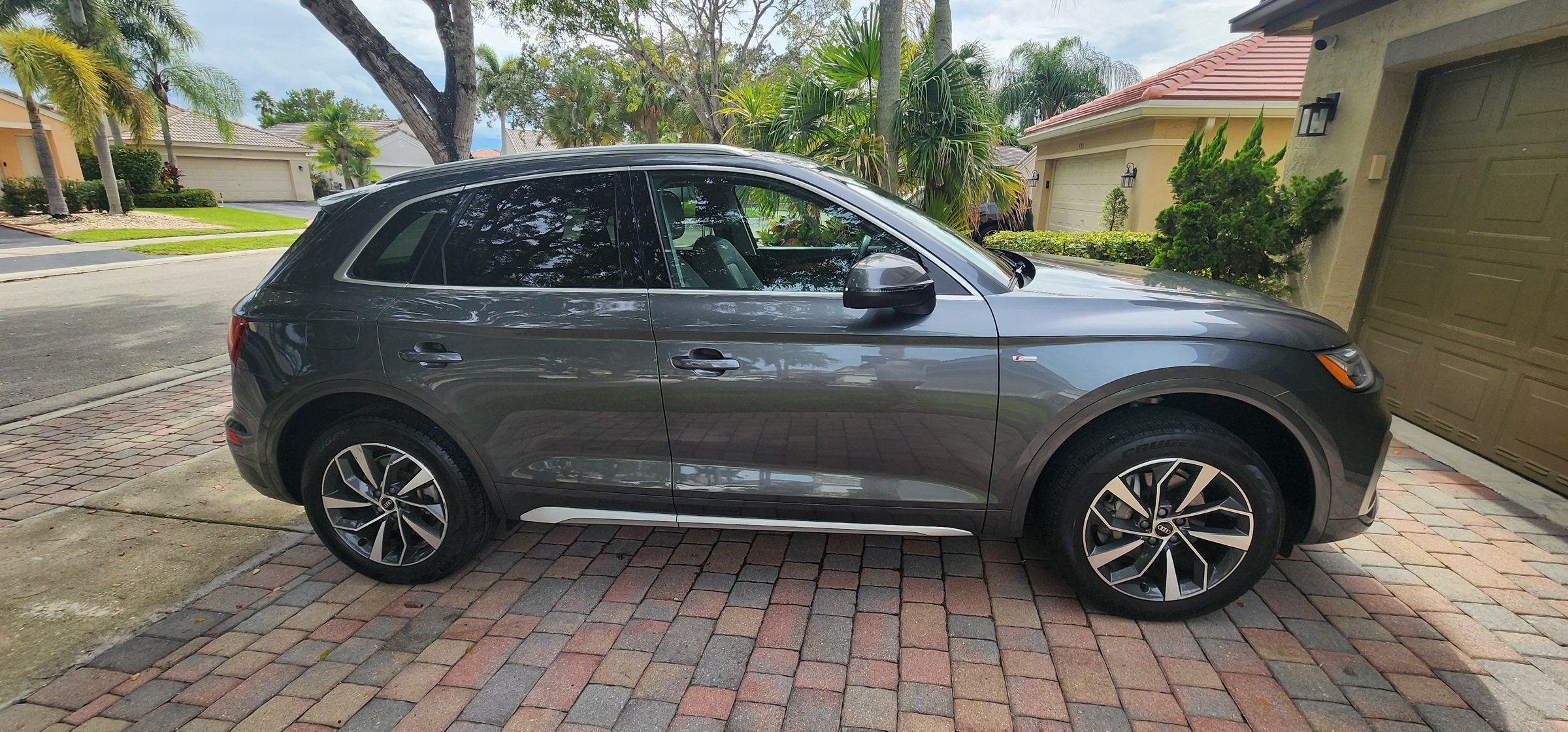 Used 2022 Audi Q5 2.0T Premium Plus w/ Premium Plus Package AWD/4WD image 1