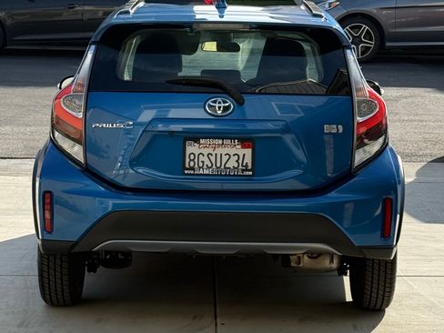 Used 2018 Toyota Prius C Two image 11