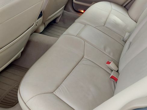 Used 2007 Lincoln Town Car Designer Series image 11