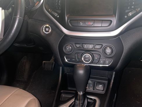 Used 2015 Jeep Cherokee Limited w/ Luxury Group FWD image 15