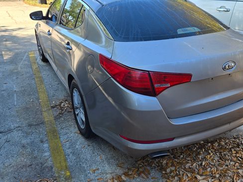Used 2011 Kia Optima LX w/ Convenience Pkg image 4