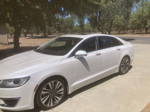 Used 2017 Lincoln MKZ Reserve w/ Technology Package FWD image 12