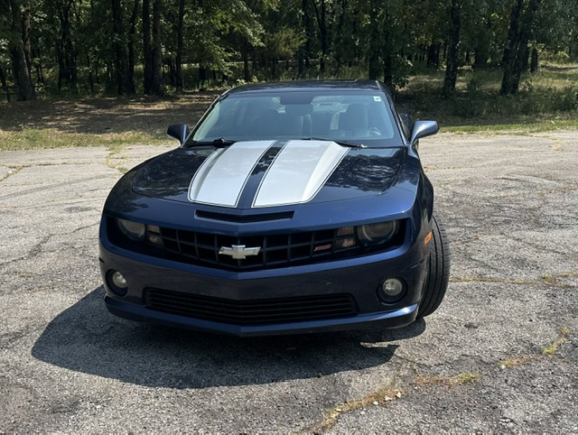 Used 2010 Chevrolet Camaro SS RWD image 4