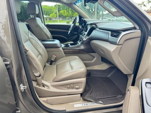 Used 2016 Chevrolet Suburban LT RWD image 10