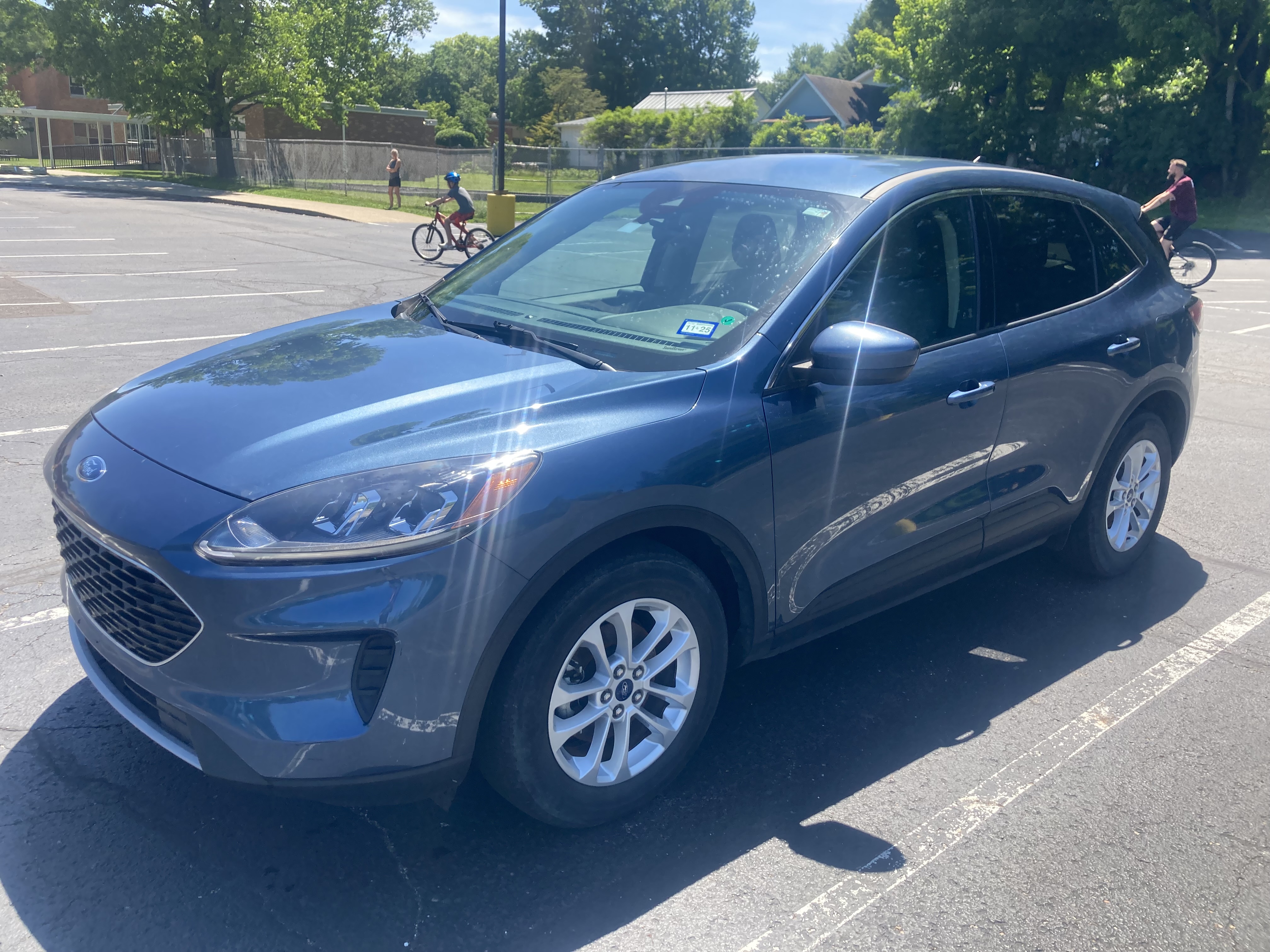 Used 2020 Ford Escape SE FWD image 2