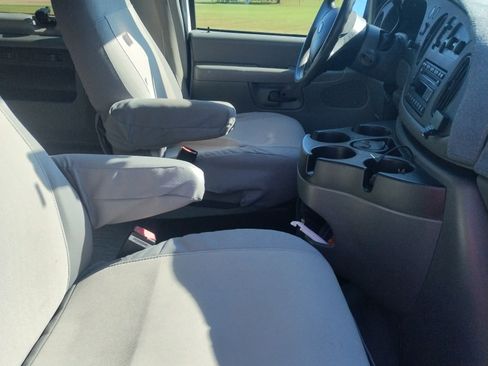 Used 2007 Ford E-350 and Econoline 350 XLT image 12