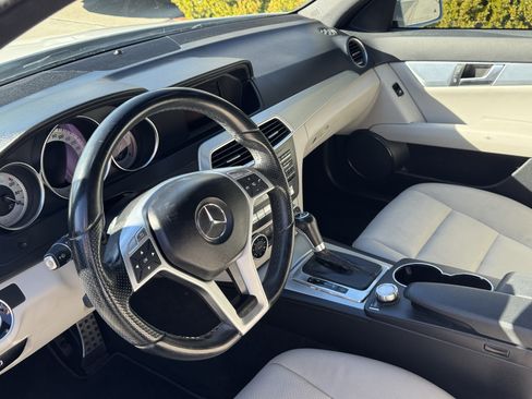 Used 2013 Mercedes-Benz C 250 Sedan image 11