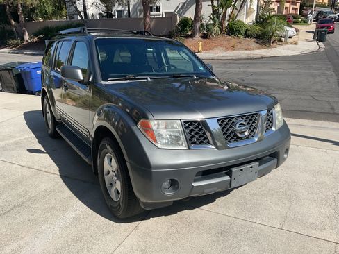Used 2007 Nissan Pathfinder SE w/ SE Premium Pkg RWD image 6