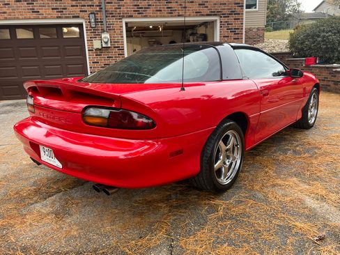 Used 2000 Chevrolet Camaro Z28 w/ SS Performance/Appearance Pkg image 5