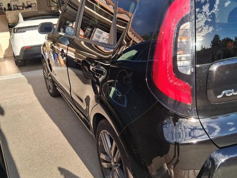 Used 2016 Kia Soul + w/ Tarmac Special Edition image 18