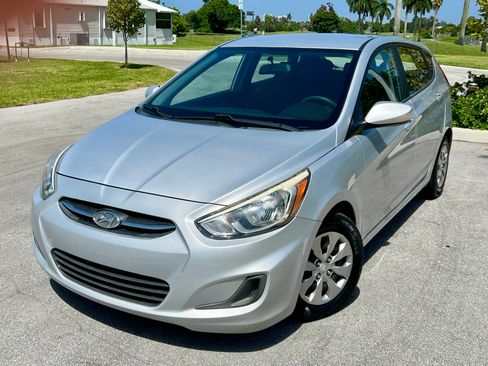 Used 2015 Hyundai Accent GS FWD image 4