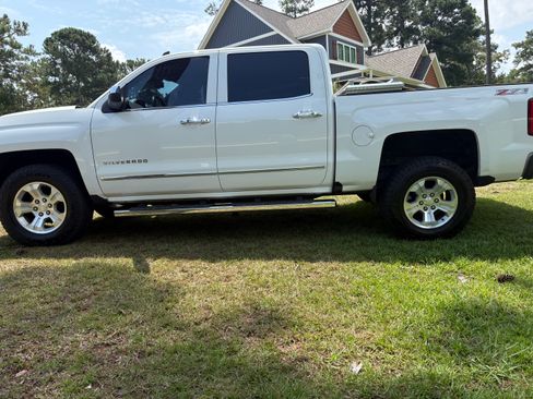 Used 2016 Chevrolet Silverado 1500 LTZ Z71 w/ LTZ Plus Package AWD/4WD image 4