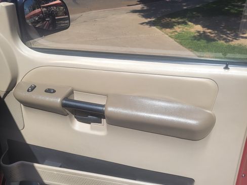 Used 2003 Ford Explorer image 11