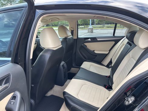 Used 2014 Volkswagen Jetta SEL FWD image 14