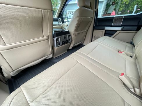 Used 2017 Ford F350 Lariat image 24