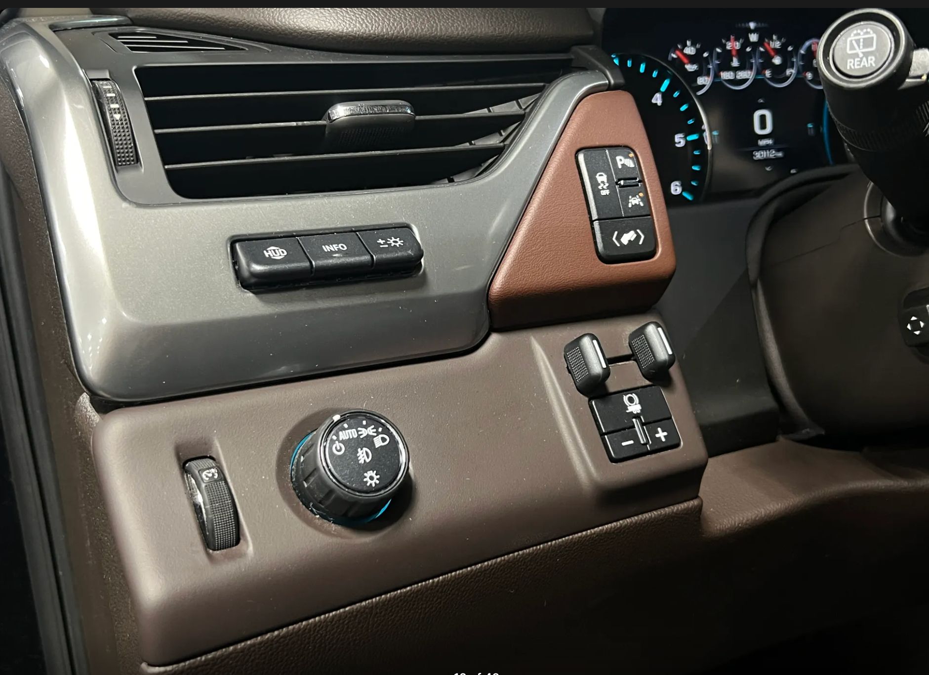 Used 2019 Chevrolet Tahoe Premier w/ RST 6.2L Performance Edition RWD image 21