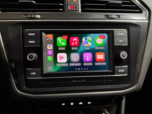 Used 2018 Volkswagen Tiguan S image 17