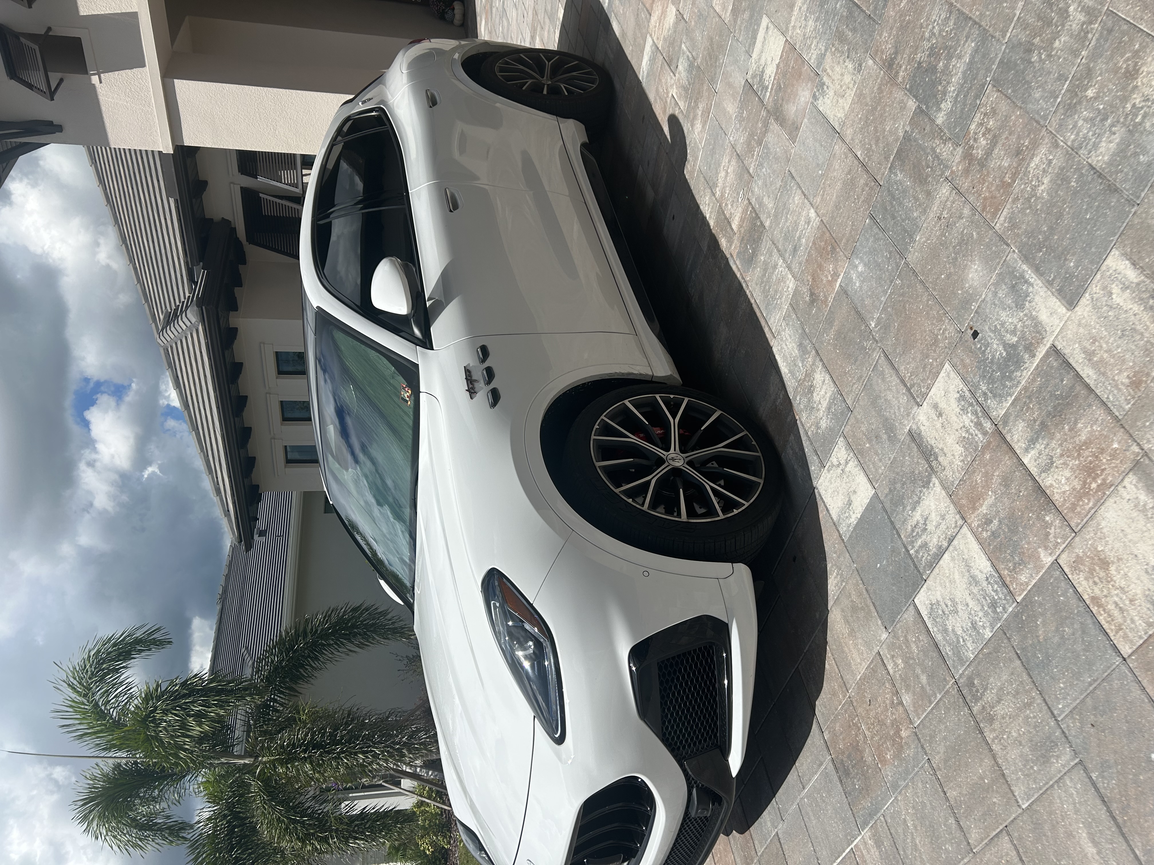 Used 2023 Maserati Grecale Trofeo AWD/4WD image 10