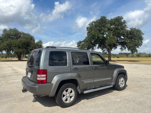 Used 2012 Jeep Liberty Sport w/ Popular Equipment Group RWD image 8