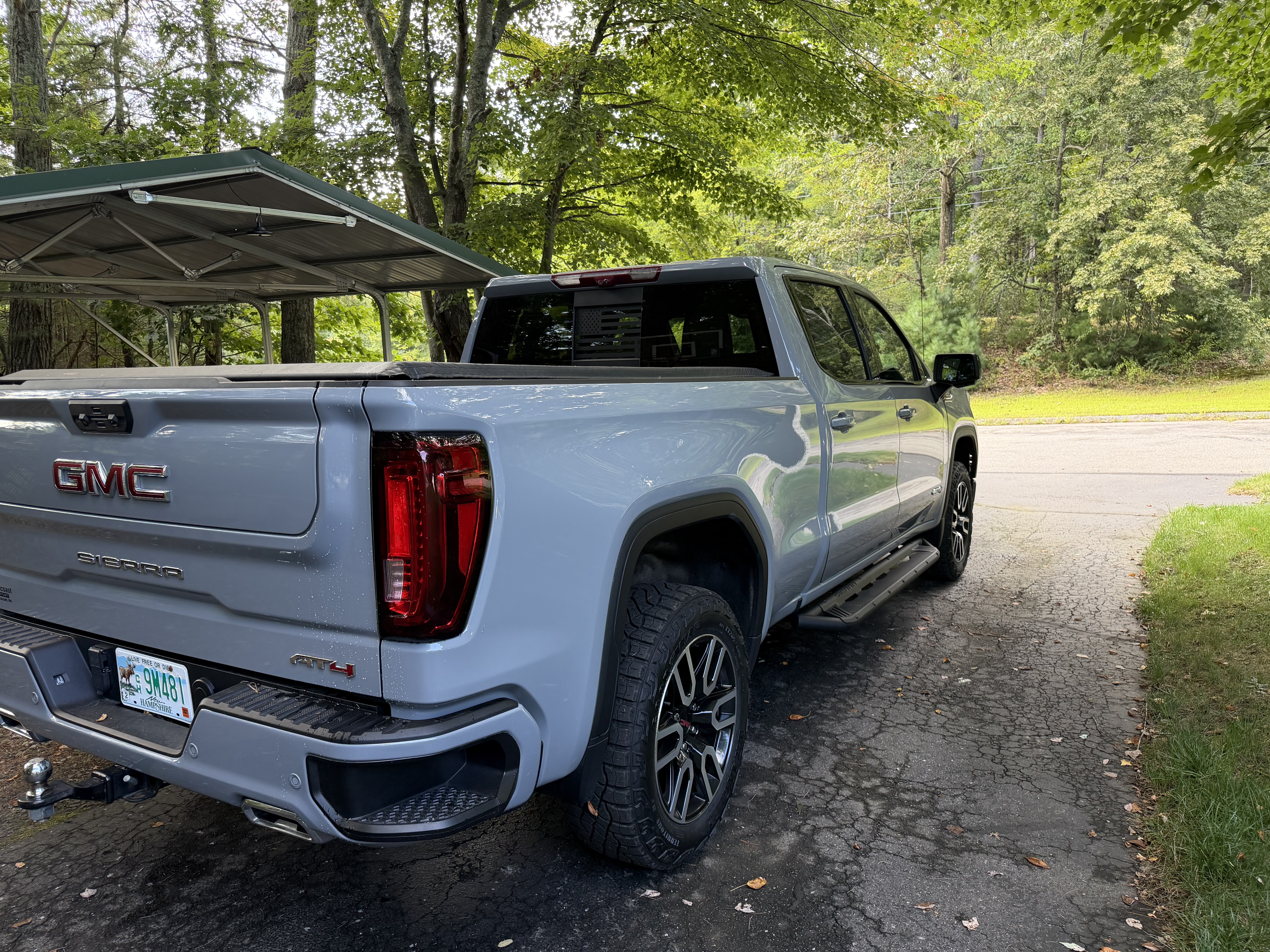 Used 2024 GMC Sierra 1500 AT4 w/ Technology Package AWD/4WD image 6