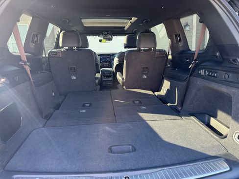 Used 2023 Jeep Grand Cherokee L Overland w/ MOPAR Finishing Package AWD/4WD image 19