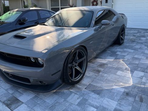 Used 2023 Dodge Challenger R/T w/ Plus Package image 1