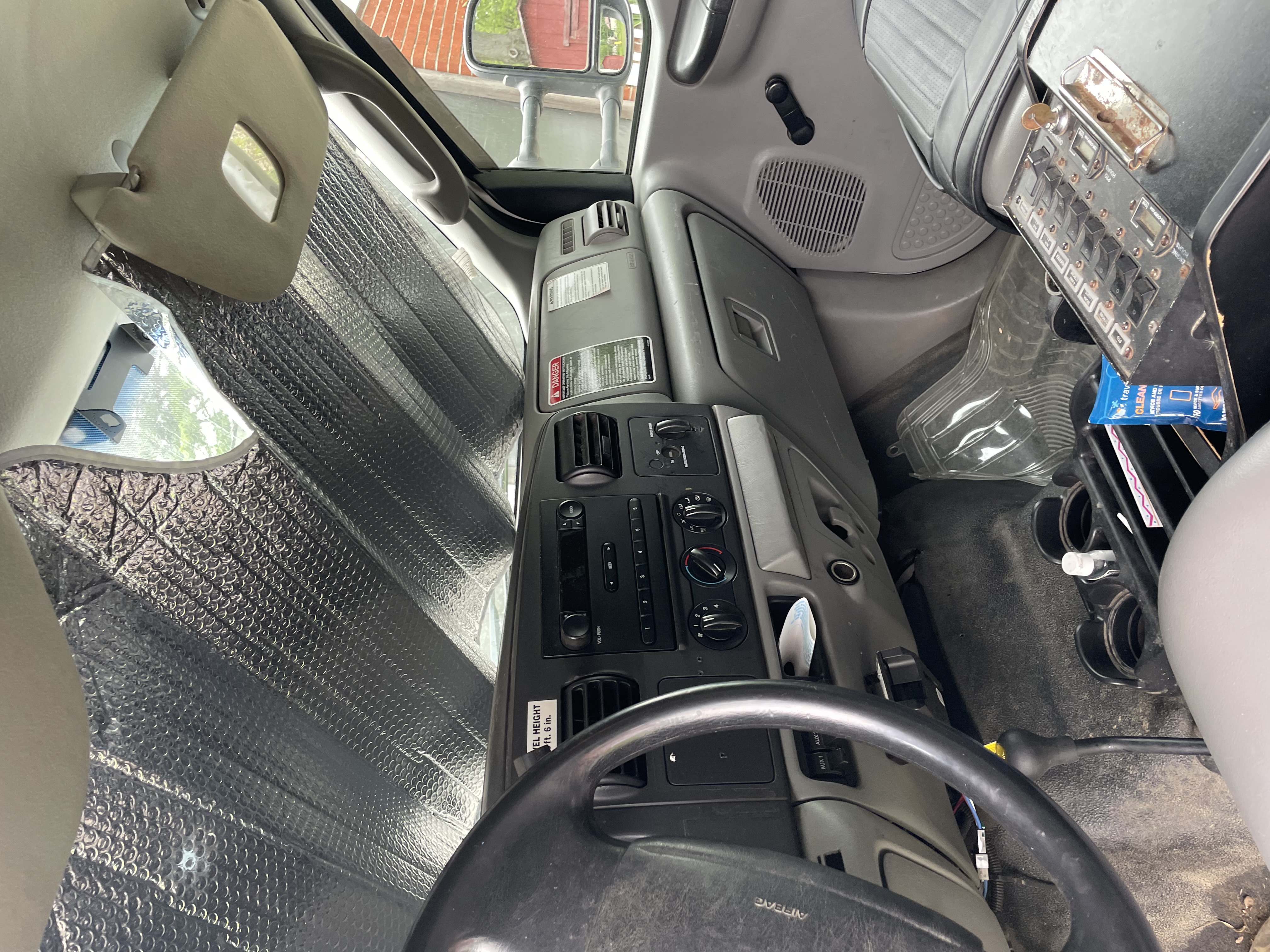 Used 2006 Ford F550 4x4 Regular Cab Super Duty image 7