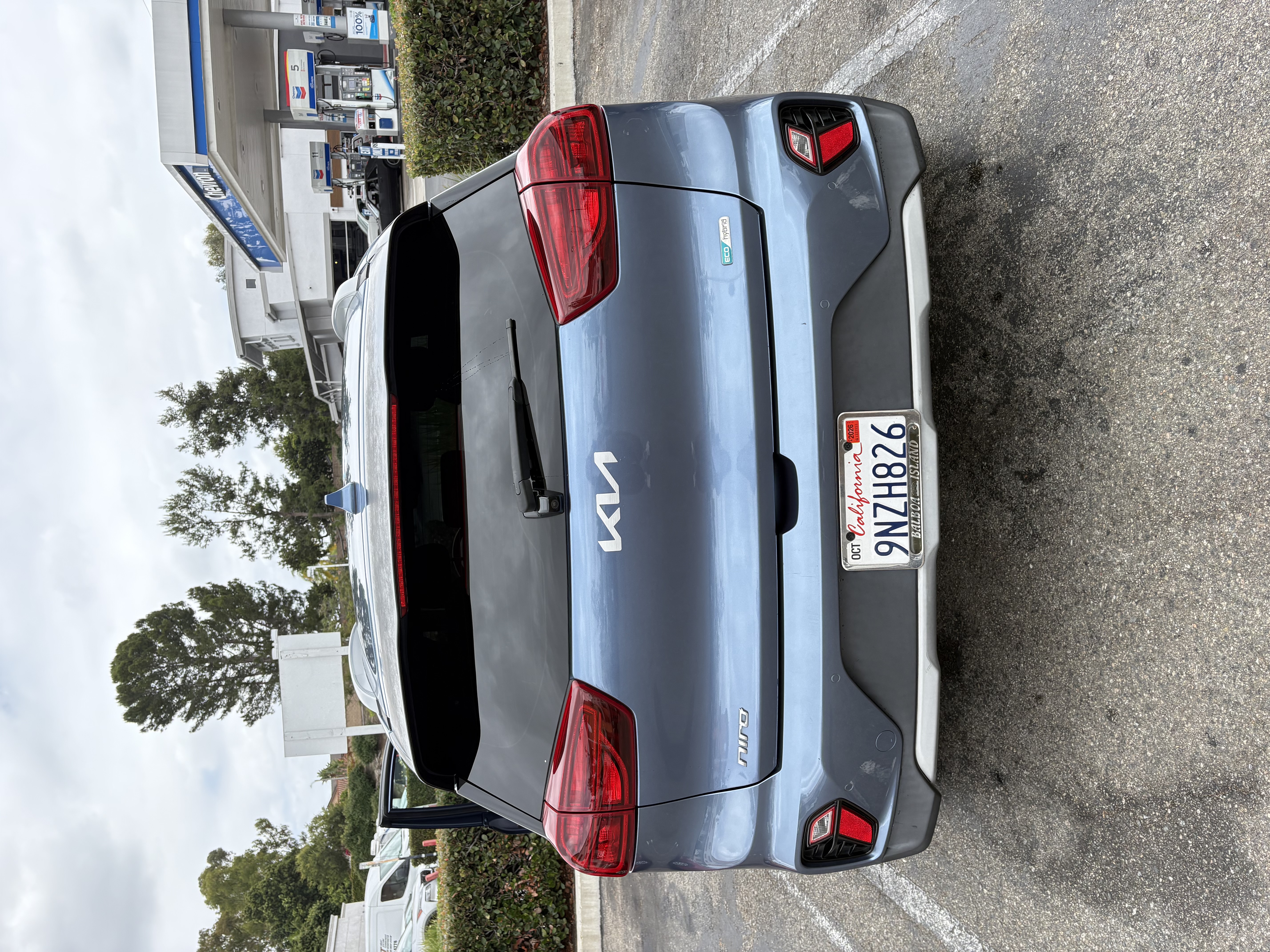 Used 2022 Kia Niro EX Premium FWD image 2