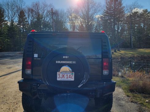 Used 2005 HUMMER H2 w/ Preferred Equipment Group image 6