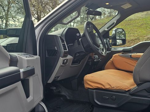 Used 2021 Ford F250 XLT w/ XLT Premium Package image 19